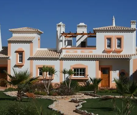 Resort Quinta Da Encosta Velha – Santo António, Villas, Golf&spa